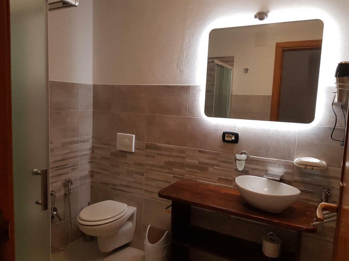 Casa Vacanze Valentina Porto Conte Ngoại thất bức ảnh